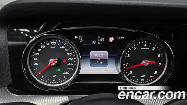 Mercedes-Benz E-Class 2019 — Фото 8/20