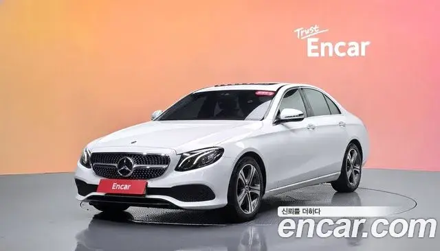 Mercedes-Benz E-Class 2019 — Фото 1/20