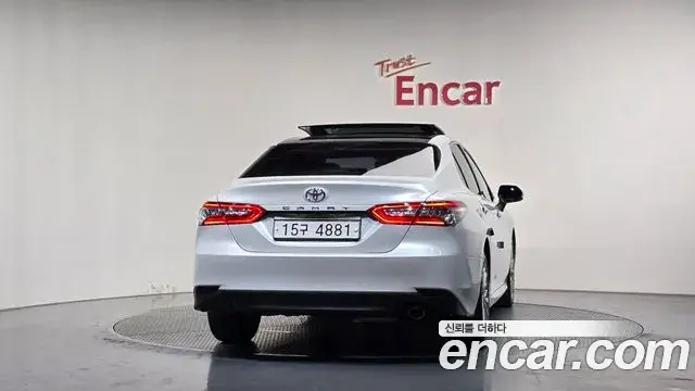 Toyota Camry 2018 — Фото 4/20