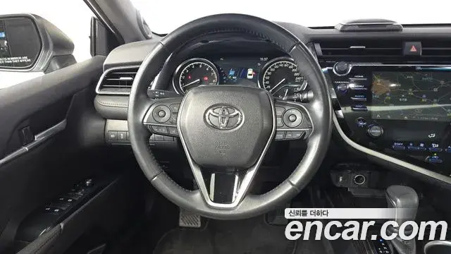 Toyota Camry 2018 — Фото 12/20