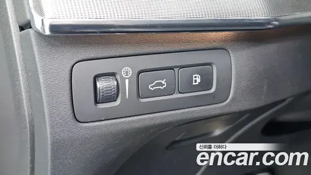 Volvo XC90 2020 — Şəkil 22/38