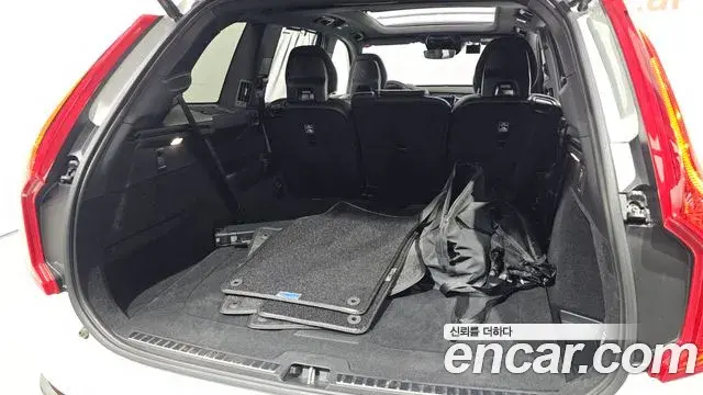 Volvo XC90 2020 — Şəkil 10/38
