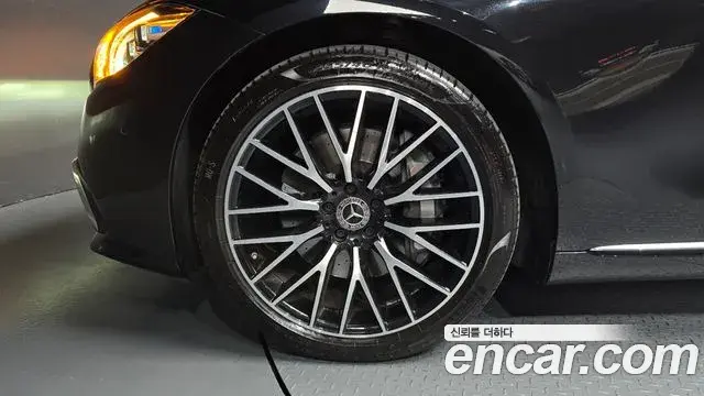 Mercedes-Benz S-Class 2022 — Photo 14/34