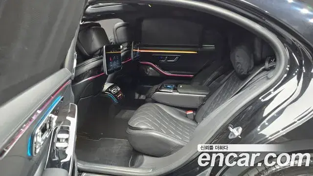 Mercedes-Benz S-Class 2022 — Photo 28/34