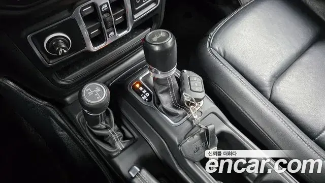 Jeep Wrangler 2020 — Фото 9/20