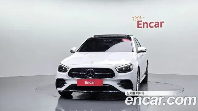 Mercedes-Benz E-Class 2022 — Фото 3/20