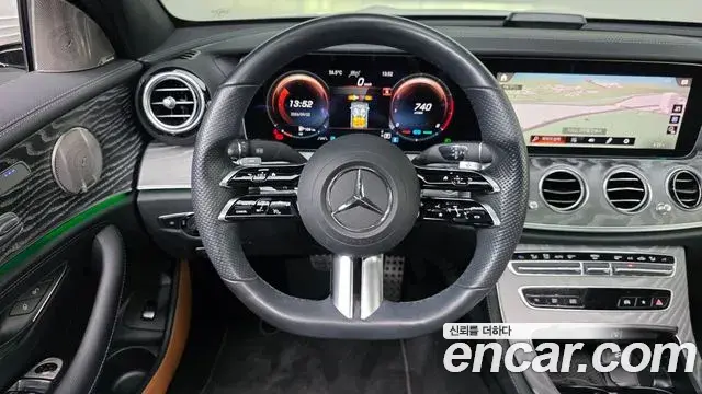 Mercedes-Benz E-Class 2022 — Фото 13/20