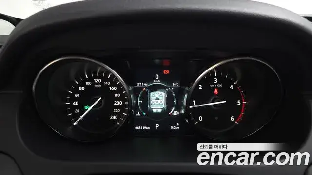Land Rover Discovery Sport 2019 — Фото 8/20