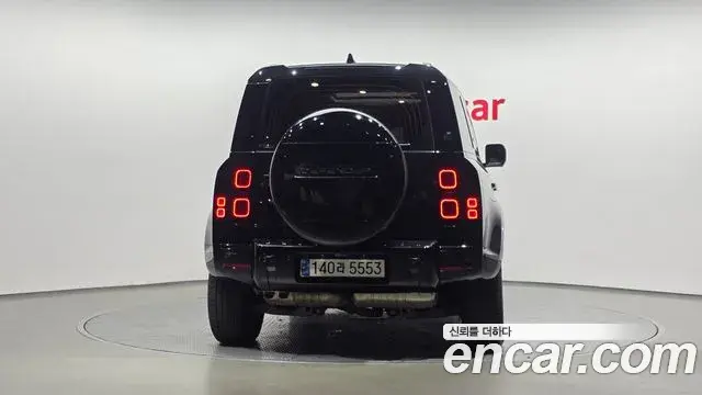 Land Rover Defender 2024 — Фото 3/20