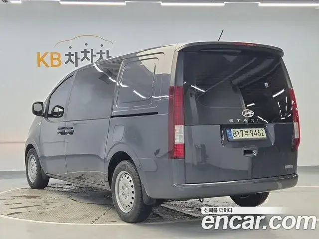 Hyundai Staria 2022 — Фото 3/18