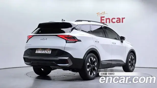 Kia Sportage 2021 — Фото 2/20