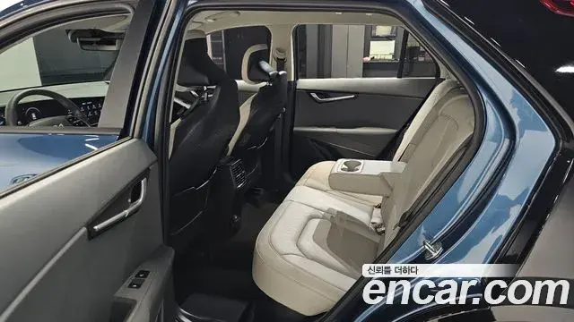 Kia Niro 2022 — Фото 11/20