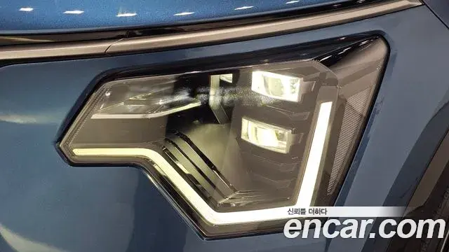Kia Niro 2022 — ფოტო 20/34