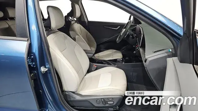 Kia Niro 2022 — ფოტო 21/34