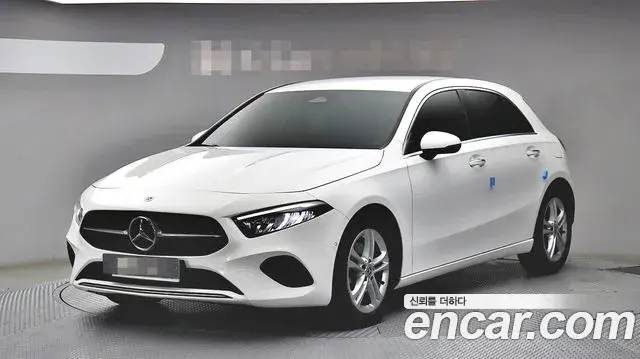 Mercedes-Benz A-Class 2024 — Фото 1/19