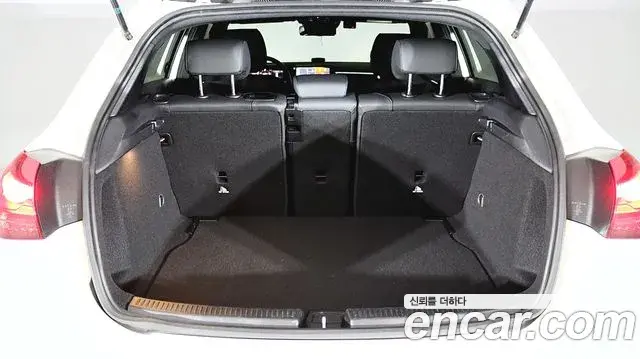 Mercedes-Benz A-Class 2024 — Фото 13/19