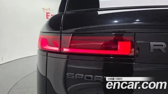 Land Rover Range Rover Sport 2026 — Photo 15/20