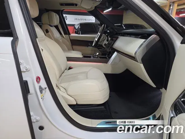 Land Rover Range Rover 2023 — Фото 13/20