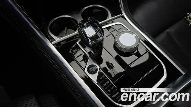 BMW 8 Series 2023 — Фото 9/20
