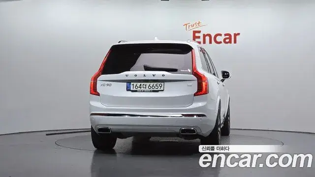 Volvo XC90 2021 — Фото 4/20