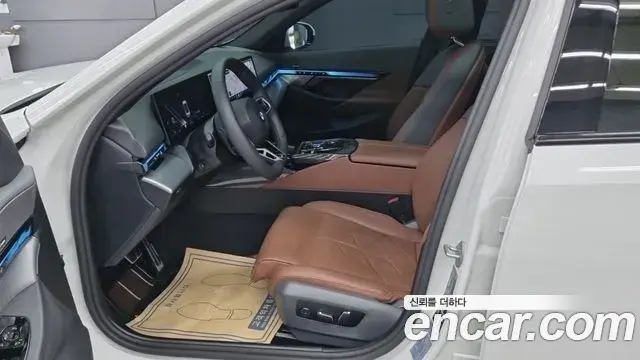 BMW 5 Series 2025 — Фото 10/18
