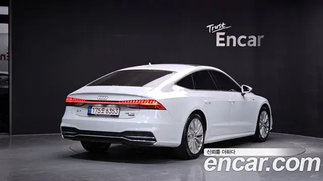 Audi A7 2021 — Фото 2/20