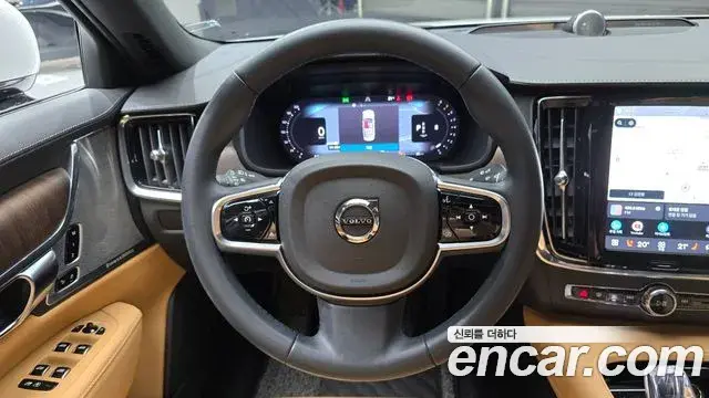 Volvo S90 2023 — Photo 34/37