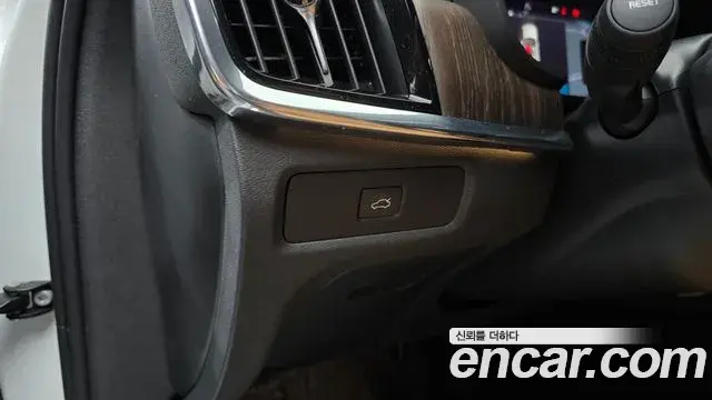 Volvo S90 2023 — Photo 21/37