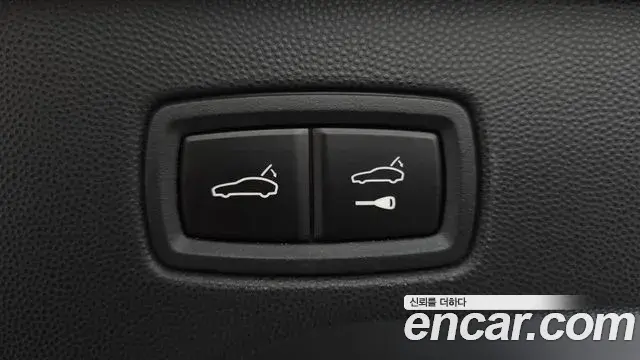 Porsche Macan EV 2025 — Photo 4/30