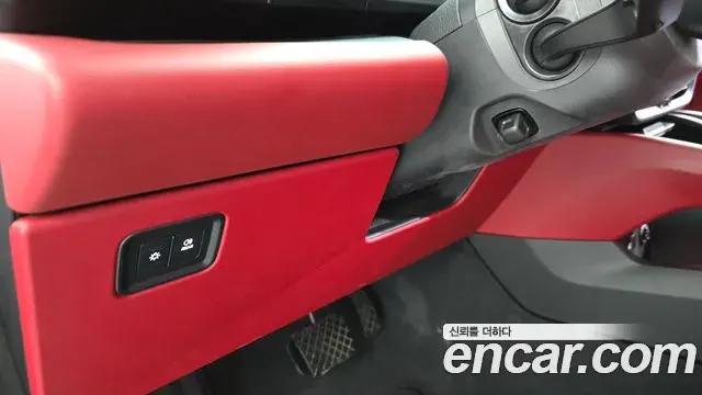 Porsche Macan EV 2025 — Photo 21/30
