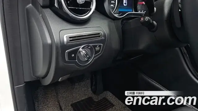 Mercedes-Benz C-Class 2020 — Фото 19/20