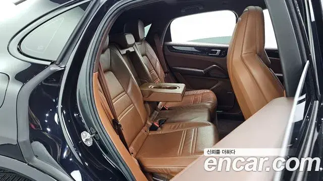 Porsche Cayenne 2021 — Фото 11/20