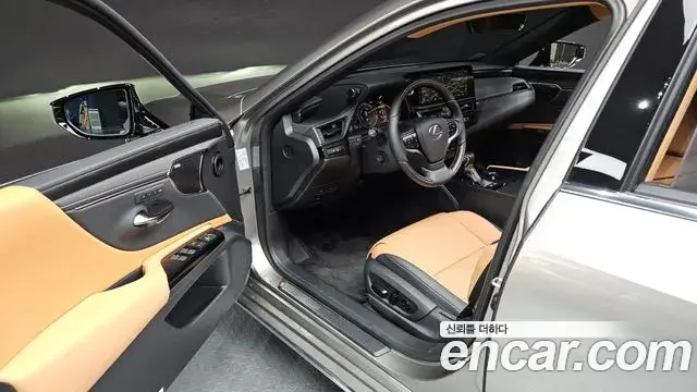 Lexus ES300h 2026 — ფოტო 8/36