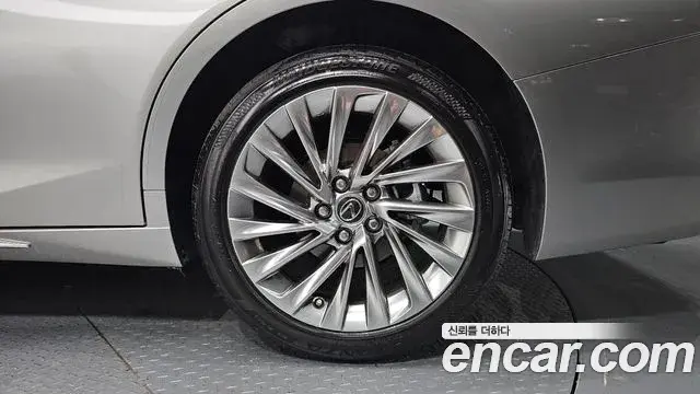 Lexus ES300h 2026 — ფოტო 19/36