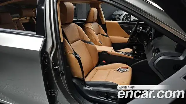 Lexus ES300h 2026 — ფოტო 9/36