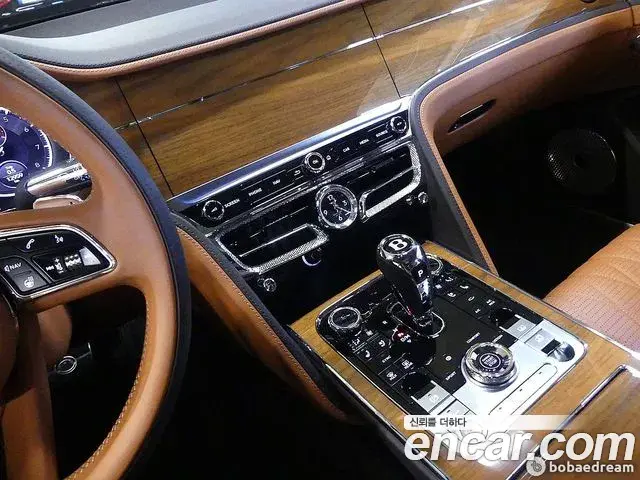 Bentley Flying Spur 2022 — Фото 13/20