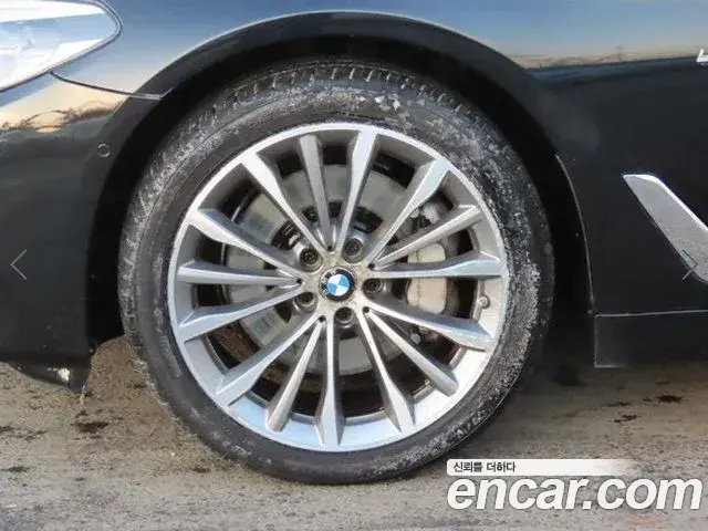 BMW 5 Series 2018 — Фото 20/20