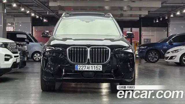 BMW X7 2025 — Photo 10/15