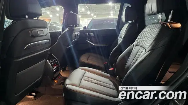 BMW X7 2025 — Photo 6/15