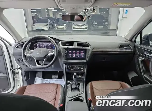 Volkswagen Tiguan Allspace 2023 — Фото 10/20