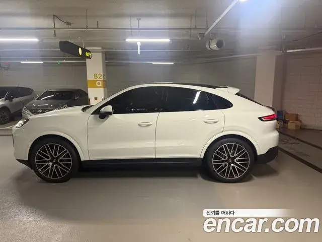 Porsche Cayenne 2025 — Фото 15/17