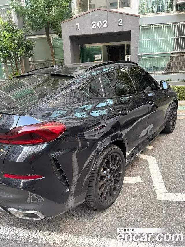 BMW X6 2025 — Фото 1/10