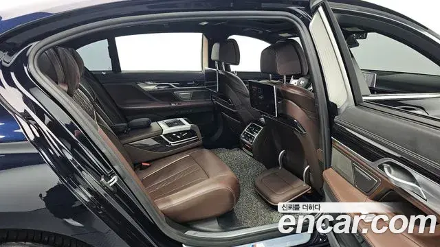 BMW 7 Series 2019 — Şəkil 12/20