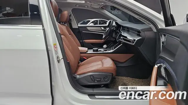 Audi A6 2021 — Фото 11/20