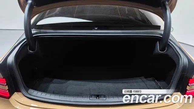 Genesis Electrified G80 2021 — Photo 18/20