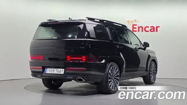 Hyundai Santa Fe 2023 — Photo 2/20