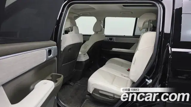 Hyundai Santa Fe 2023 — Photo 15/20