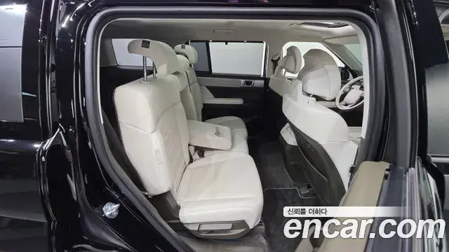 Hyundai Santa Fe 2023 — Photo 17/20