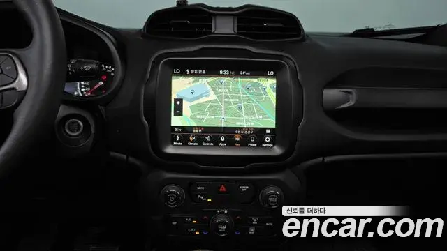 Jeep Renegade 2022 — Фото 12/20