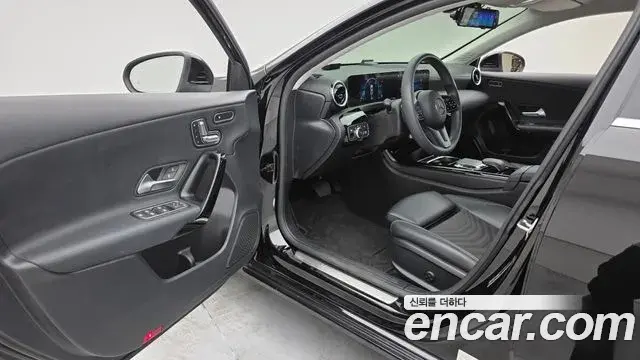 Mercedes-Benz A-Class 2020 — Фото 10/20